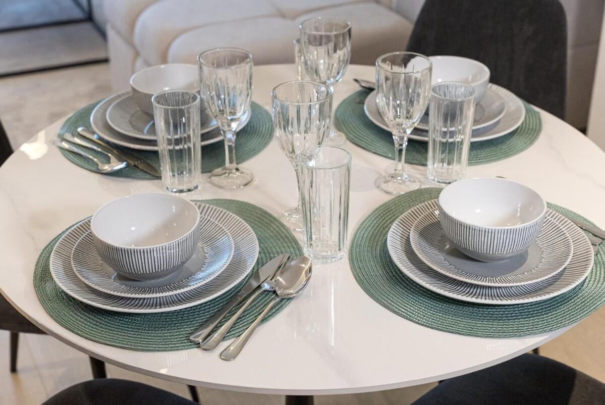 Apartment Premium 1bdr In Yas Island Near Ferrari World, Sea World, F1 Abu Dhabi