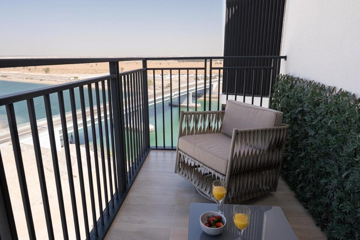 Apartment Premium 1bdr In Yas Island Near Ferrari World, Sea World, F1 Abu Dhabi